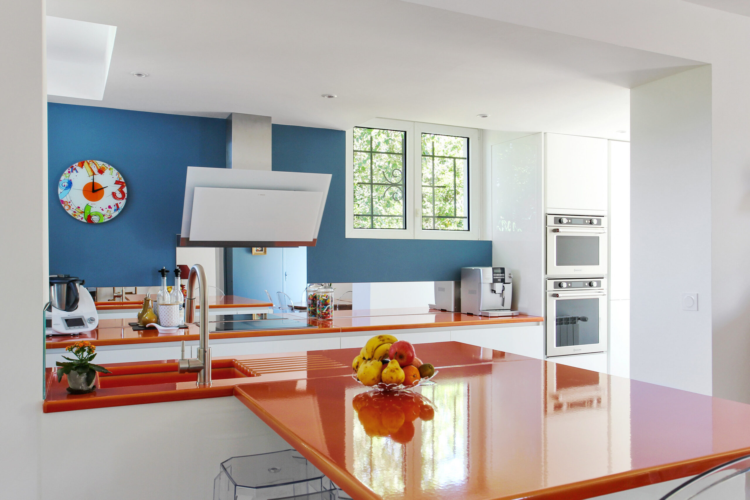 cuisines sur mesure couleurs affirmées
